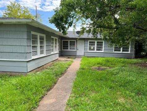 1731 W 7th Street Freeport TX 77541