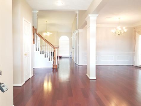 810 Lakespur Drive Sugar Land TX 77479